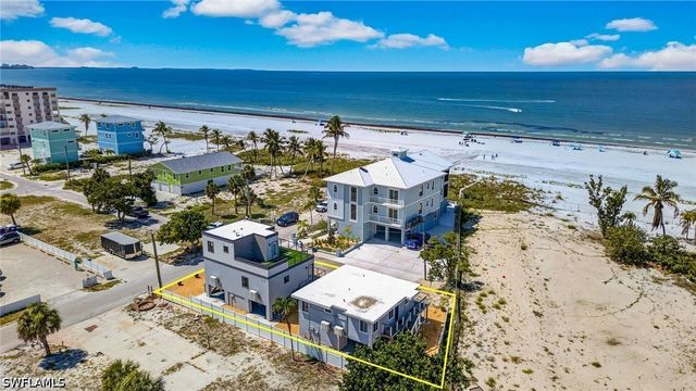 71 Mango ST, Fort Myers Beach, FL 33931
