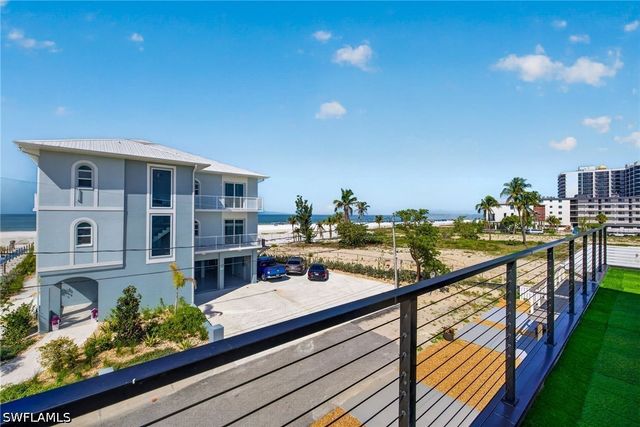 71 Mango ST, Fort Myers Beach, FL 33931