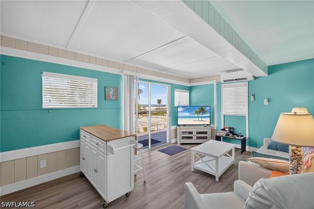 71 Mango ST, Fort Myers Beach, FL 33931