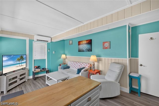 71 Mango ST, Fort Myers Beach, FL 33931