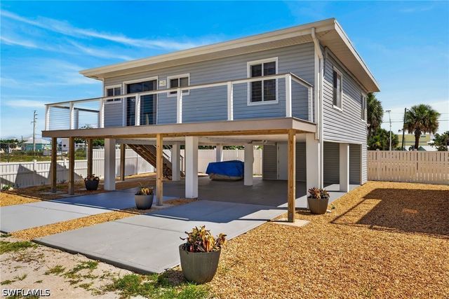 71 Mango ST, Fort Myers Beach, FL 33931