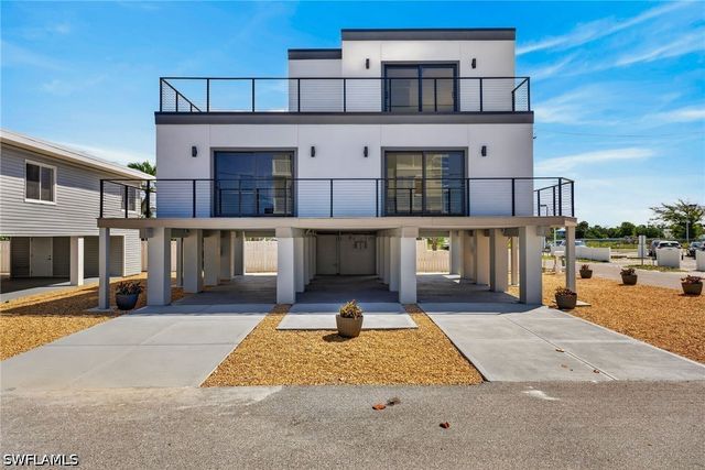 71 Mango ST, Fort Myers Beach, FL 33931