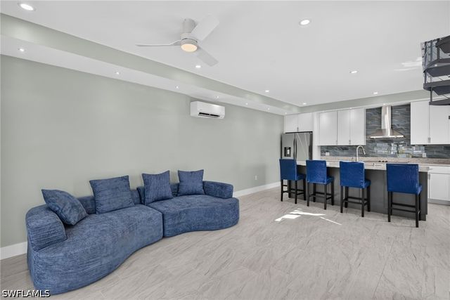71 Mango ST, Fort Myers Beach, FL 33931