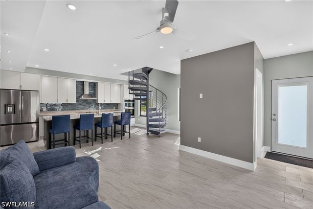 71 Mango ST, Fort Myers Beach, FL 33931