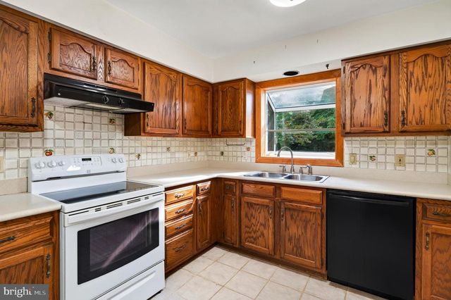 2602 PHEASANT RUN LN, Spring City, PA 19475