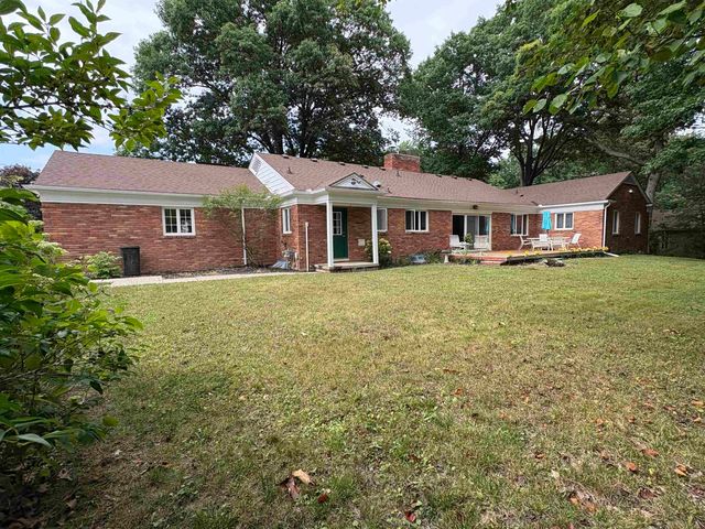 1402 Woodslea Street, Flint, MI 48507