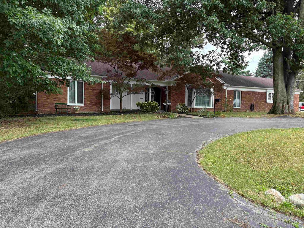 1402 Woodslea Street, Flint, MI 48507