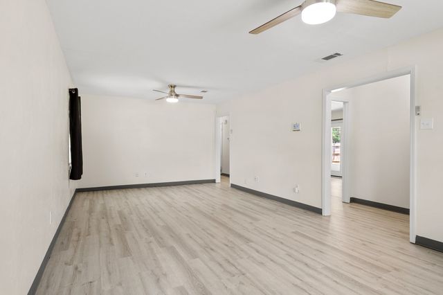 6204 Sayle Street, Greenville, TX 75402