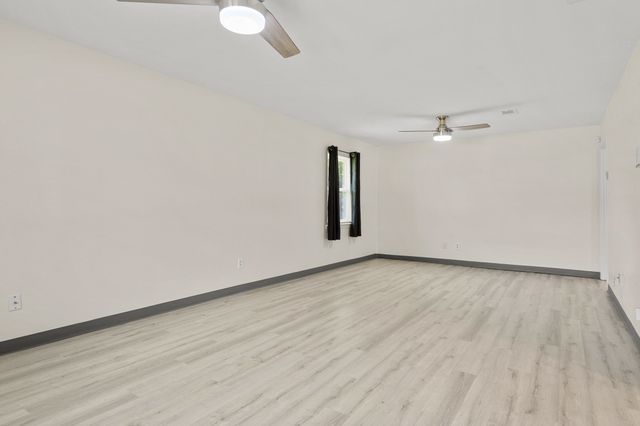 6204 Sayle Street, Greenville, TX 75402