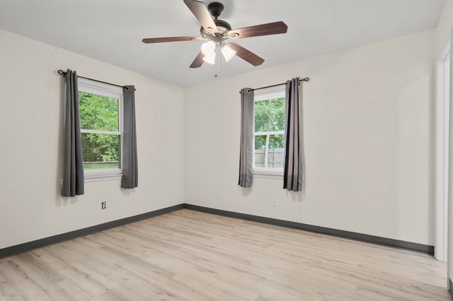 6204 Sayle Street, Greenville, TX 75402