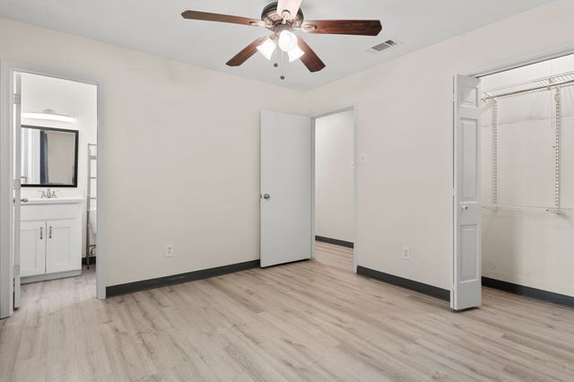 6204 Sayle Street, Greenville, TX 75402