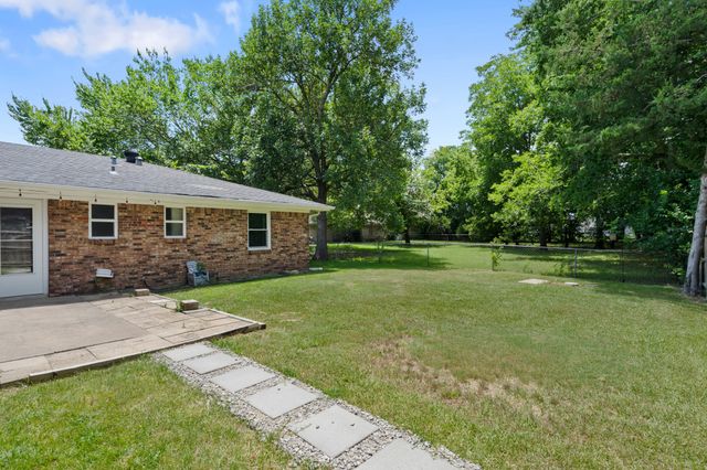 6204 Sayle Street, Greenville, TX 75402