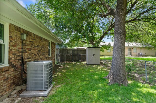 6204 Sayle Street, Greenville, TX 75402