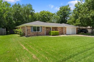 6204 Sayle Street, Greenville, TX 75402