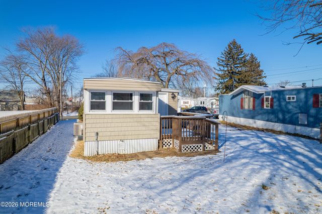 1 Bayshore Mobile Mnr, Hazlet, NJ 07730