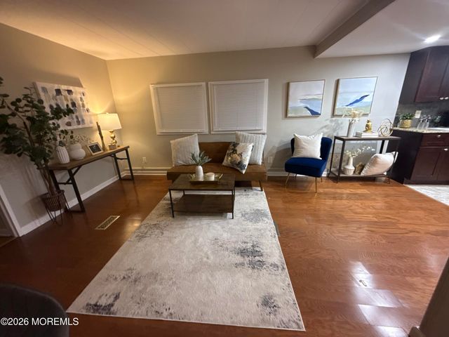 1 Bayshore Mobile Mnr, Hazlet, NJ 07730