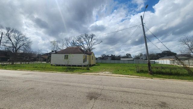 5802 Brookfield Drive, Houston, TX 77085
