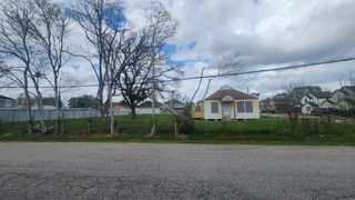 5802 Brookfield Drive, Houston, TX 77085