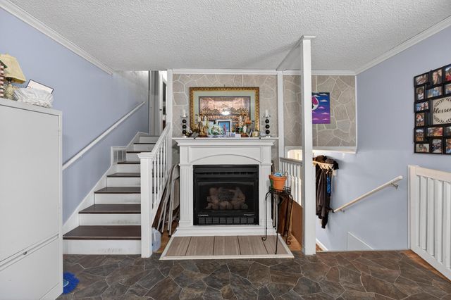 1004 N Hovis Street, Mountain Grove, MO 65711