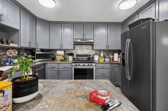 1004 N Hovis Street, Mountain Grove, MO 65711