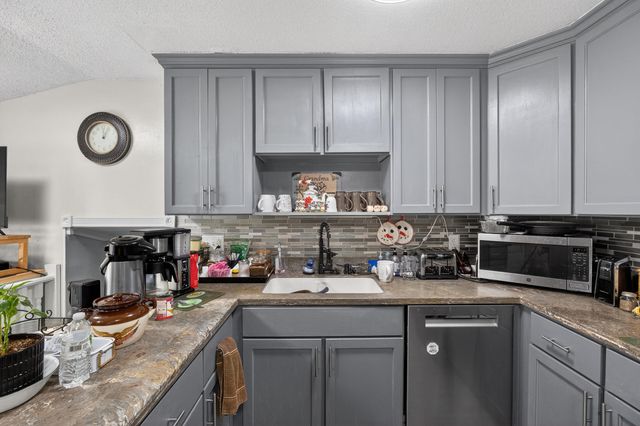 1004 N Hovis Street, Mountain Grove, MO 65711