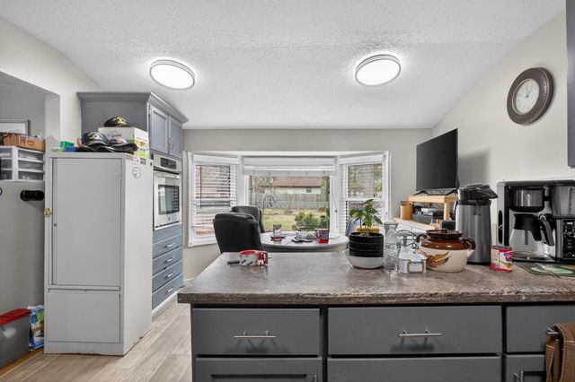 1004 N Hovis Street, Mountain Grove, MO 65711