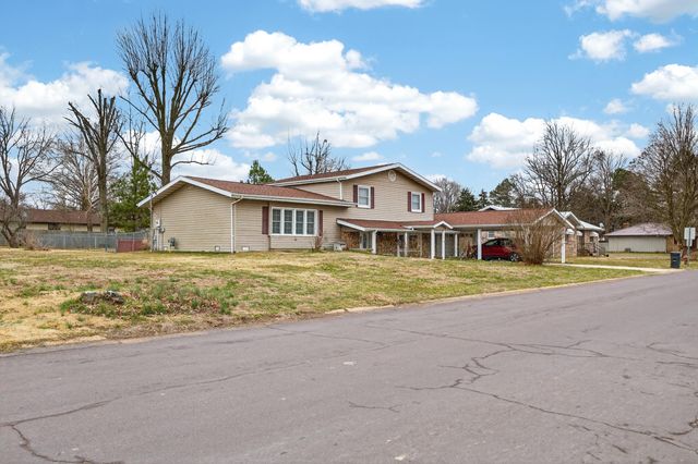 1004 N Hovis Street, Mountain Grove, MO 65711