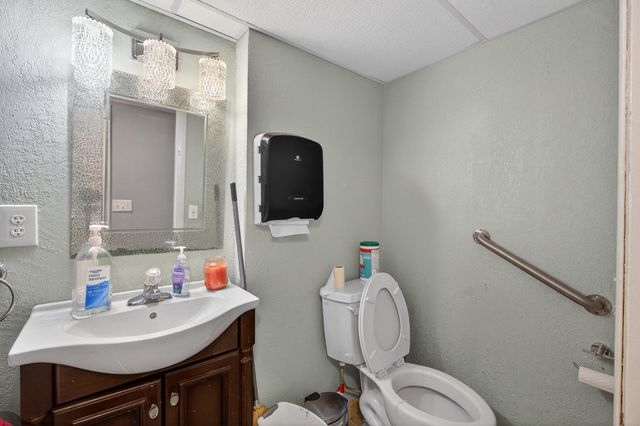 1004 N Hovis Street, Mountain Grove, MO 65711