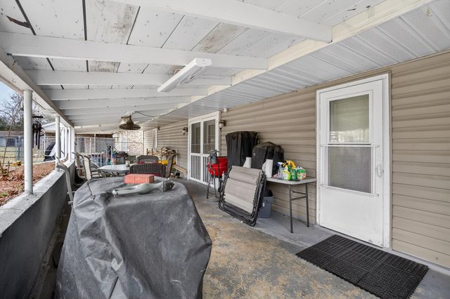 1004 N Hovis Street, Mountain Grove, MO 65711