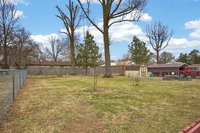 1004 N Hovis Street, Mountain Grove, MO 65711