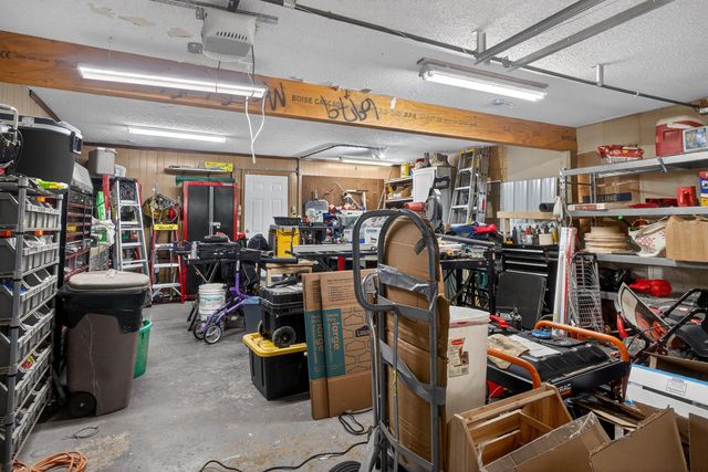 1004 N Hovis Street, Mountain Grove, MO 65711