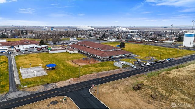 925 La Vista Drive, Warden, WA 98857