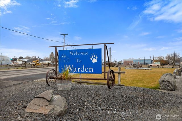 925 La Vista Drive, Warden, WA 98857