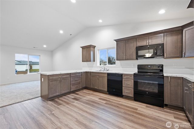 925 La Vista Drive, Warden, WA 98857