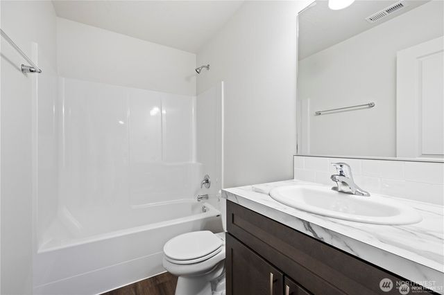 925 La Vista Drive, Warden, WA 98857