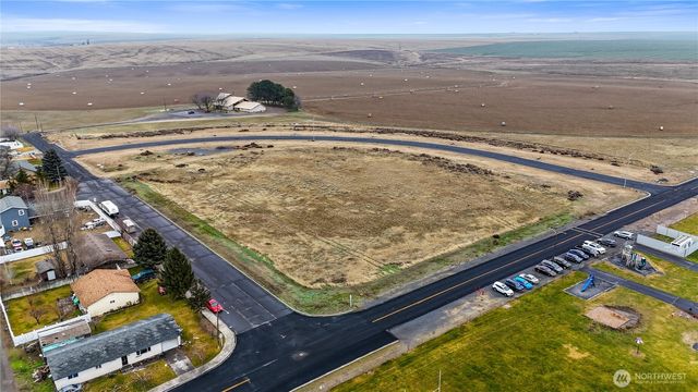 925 La Vista Drive, Warden, WA 98857