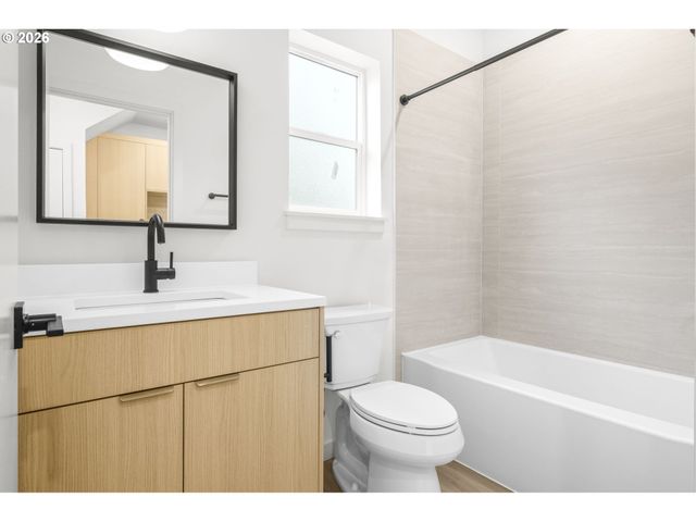 4690 N CONGRESS Ave, Portland, OR 97217
