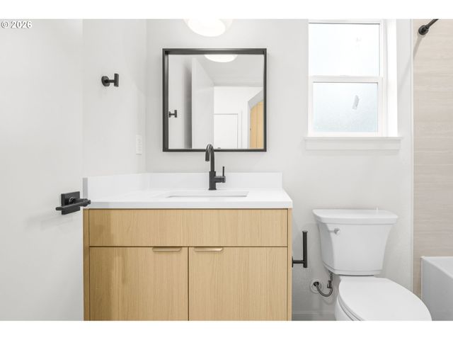 4690 N CONGRESS Ave, Portland, OR 97217