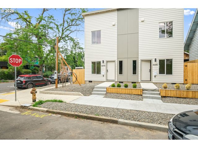 4690 N CONGRESS Ave, Portland, OR 97217