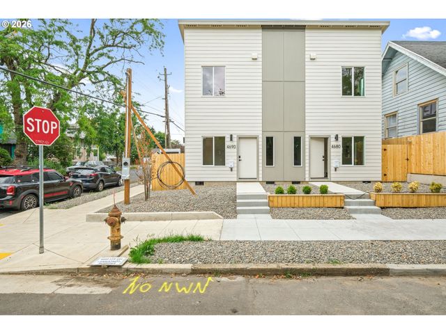 4690 N CONGRESS Ave, Portland, OR 97217