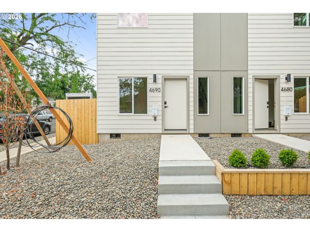 4690 N CONGRESS Ave, Portland, OR 97217