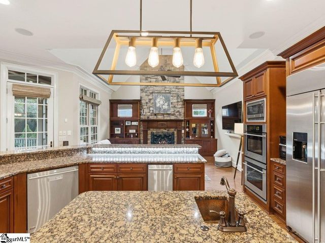 801 Brixton Circle, Simpsonville, SC 29681