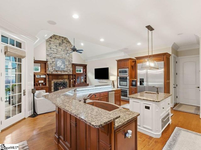 801 Brixton Circle, Simpsonville, SC 29681