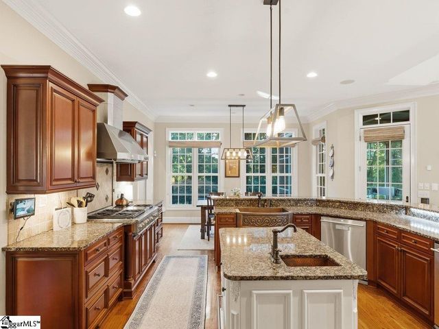 801 Brixton Circle, Simpsonville, SC 29681