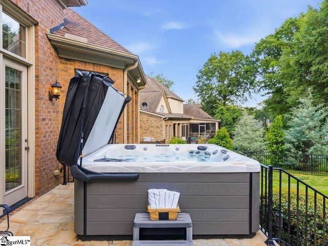 801 Brixton Circle, Simpsonville, SC 29681