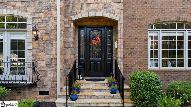 801 Brixton Circle, Simpsonville, SC 29681