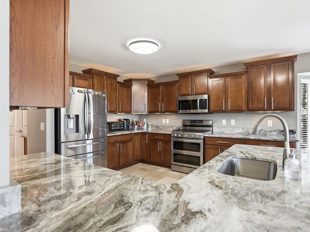 22261 Woodlake Drive, Macomb Twp, MI 48044