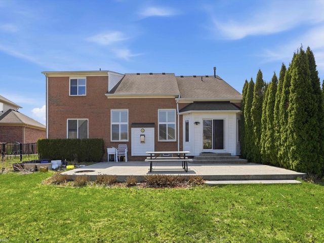 22261 Woodlake Drive, Macomb Twp, MI 48044