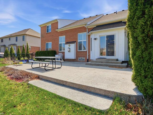 22261 Woodlake Drive, Macomb Twp, MI 48044