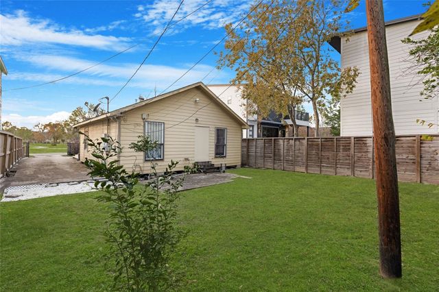 1106 Northwood Street, Houston, TX 77009